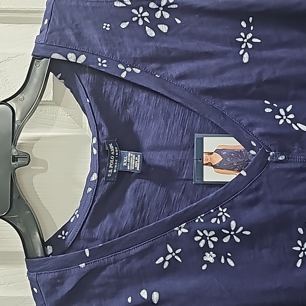 Blue Tank - Picture 16 of 16